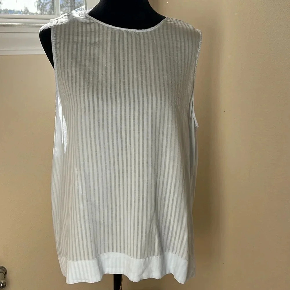 Bella Dahl Sleeveless Spit back top Sz L